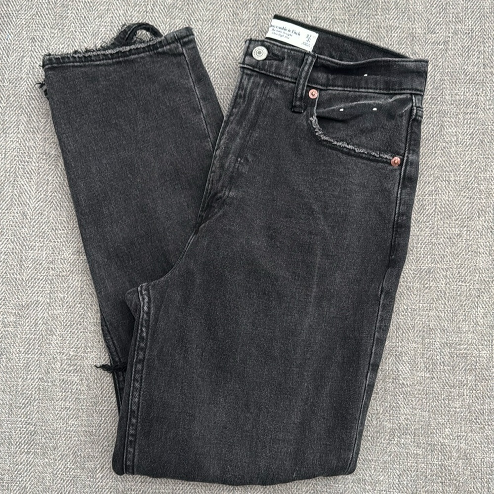 A&F- The Ankle Straight Ultra High Rise Curve Love Jeans - Picture 3 of 16